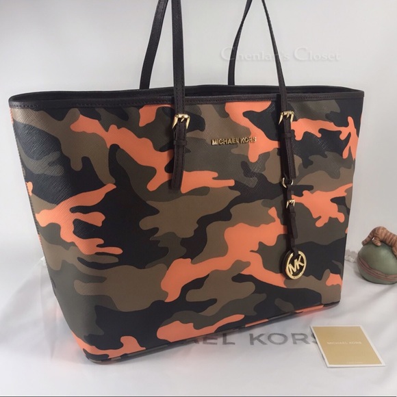 Michael Kors Handbags - NWOT Michael Kors Camo Tote